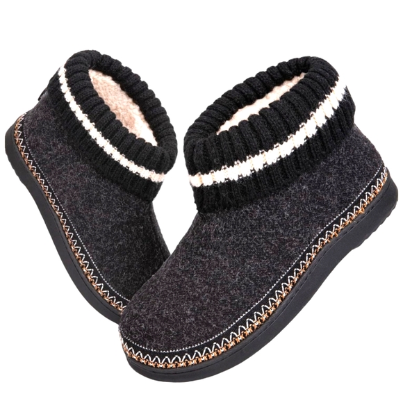 Shoes - Women's Indoor Outdoor Memory Foam Black Fleece Lining Bootie Slippers .NWT